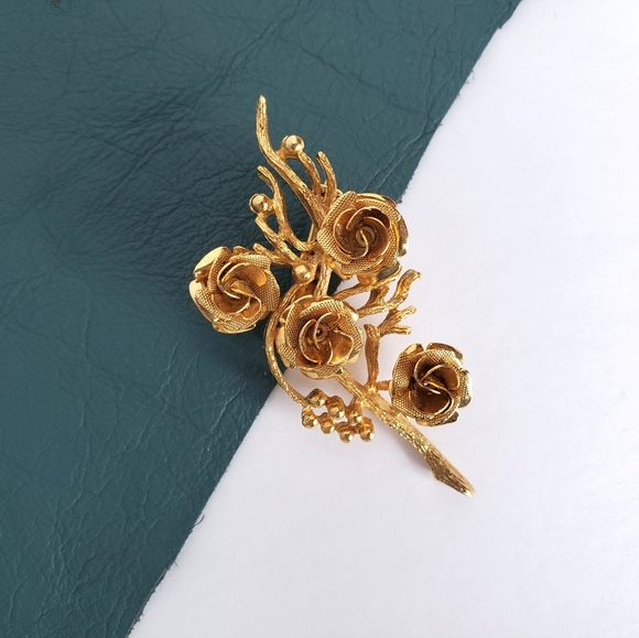 Set of 3 Vintage Brooches - Picture 3 of 5